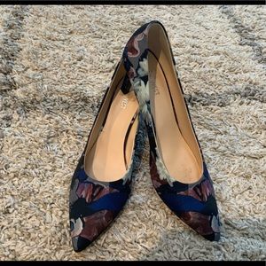 Nine West floral pumps size 8